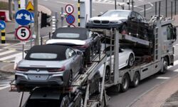 Zakaz sprzedaży aut spalinowych w 2035 r.? "Rząd powinien niezwłocznie podjąć działania"