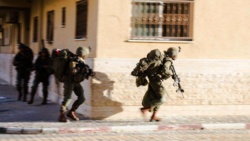 Izrael: Prokuratura wojskowa zamknęła sprawę gwałtu na palestyńskim więźniu | Konflikty.pl