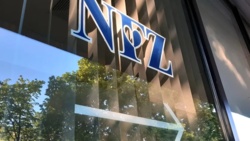 NFZ tonie w długach. Czekają nas dłuższe kolejki?