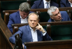 Ponad połowa Polaków niezadowolona z rządu Tuska. Sondaż Opinia24 dla RMF FM