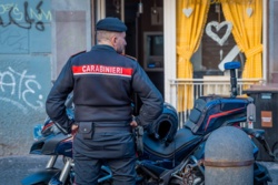 Snajper z Polski terroryzował włoskie miasteczko. W mieszkaniu trzymał arsenał wiatrówek