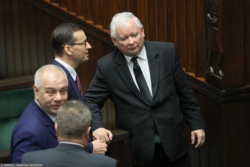Kłótnia w PiS. Kaczyński zwołuje posiedzenie władz partii. Chodzi m.in. o występ Sasina