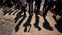 Trump ogranicza liczbę przyjmowanych uchodźców do 7500 rocznie i daje pierwszeństwo białym mieszkańcom RPA