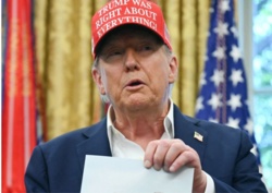 Donald Trump ucieszył się ze zdjęcia od zbrodniarza wojennego Putina - wspólnego zdjęcia