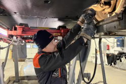 Samochody elektryczne wypadają gorzej w fińskich badaniach technicznych – nawet połowa Tesli ich nie przechodzi