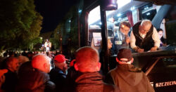 W środku nocy ruszyli na marsz. "Szczerze? Mam dość tego syfu"