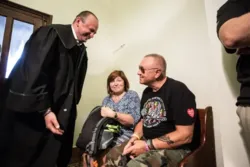 Ponad 40 000 zł pensji i 100 000 000 zł do pełnej dyspozycji rodziny Owsiaków!