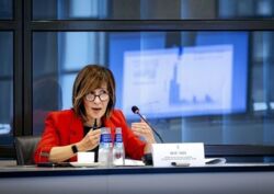 Holenderska agencja: Zaszczepieni mogą się zakazić i zakażać