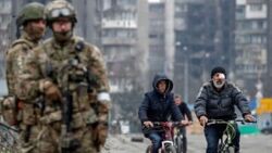 Ukraina. SBU: rosyjscy żołnierze znęcają się nad ukraińskimi jeńcami