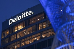 Wpadka Deloitte w Australii. "Halucynacje AI" w raporcie dla rządu za 440 tys. dol.
