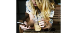 Jak smartfony wpływają na nasze zdrowie, relacje i codzienne życie?