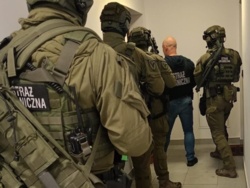 Brali nawet 7 tysięcy euro za głowę. Przerzucili ponad setkę migrantów