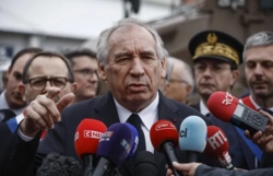 Strajki na lotniskach we Francji. Premier uderza w kontrolerów