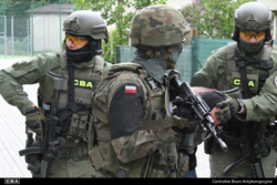 Wojskowe przetargi i układ korupcyjny. Zarzuty dla byłych inspektorów