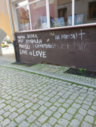 92388137-ddc6-435e-aba1-4d19eda97266