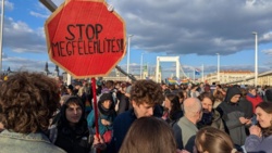 Protest w Budapeszcie: nie chodzi już tylko o zakaz parady równości