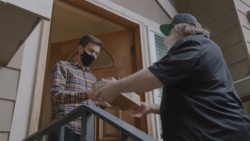 Gabe Newell zaskoczył graczy i... osobiście dostarczał urządzenia Steam Deck