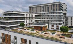 PKO BP: perspektywa kolejnych podwyżek stóp procentowych schłodzi rynek kredytów mieszkaniowych