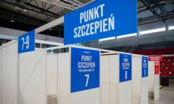 Lewica chce obowiązkowych szczepień dla dorosłych przeciw COVID-19