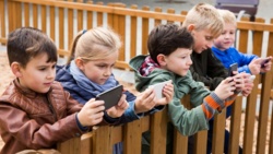 Meta pod ostrzałem: europosłowie o bezpieczeństwie psychicznym młodzieży - EURACTIV.pl