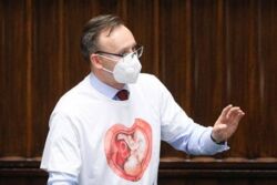 RPD w Sejmie porównał szczepienie dzieci do eksperymentu