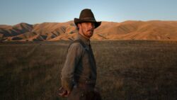 Psie pazury - pełny zwiastun filmu Netflixa. Benedict Cumberbatch w głównej roli