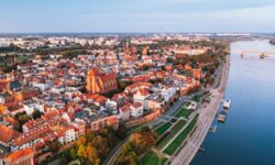 Nie tylko pierniki, ale też rozwinięty rynek pracy. Na tych pracowników czeka zatrudnienie w Toruniu w 2022 roku