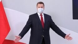 Od września nauka stacjonarna. Minister podpisał rozporządzenie