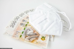 Śledztwo ws. afery maseczkowej umorzone. Sąd: Instruktor narciarstwa nie oszukał MZ