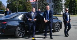 Kancelaria Prezydenta zamawia luksusowe limuzyny. Auta mają trafić do ministrów