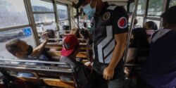 Filipiny: Niezaszczepieni nie mogą jeździć autobusami w stolicy kraju