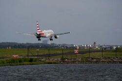 Linie dostały 54 mld dolarów. Gdzie są ich wszyscy pracownicy?