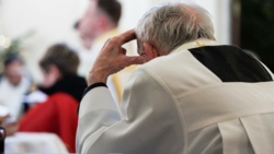 Agresja wobec księży w Polsce? Duchowni boją się chodzić w sutannach