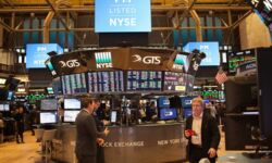 Zmienna sesja na nowojorskich giełdach. Dow Jones z nowym rekordem