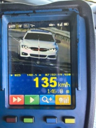 Pędził przez miasto 135 km/h – testował świeżo kupione BMW