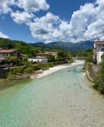 39d29d35-9ff4-4951-9dc4-cee81ab9d18e