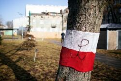 Pieśni o powstaniu i dziecięce lalki