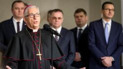 Abp Wiktor Skworc rezygnuje. Z powodu śledztwa wszczętego przez Watykan