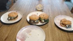 07ff6087-c9d5-43f0-af2e-34b0d9a2dfba