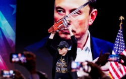 Elon Musk wieszczy koniec emerytur. „Pieniądze nie będą miały znaczenia”