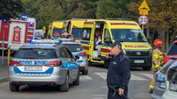 Atak nożownika w szkole w Ostrołęce. Co najmniej siedem osób zostało rannych. 19-letni napastnik, uczeń tej szkoły, został zatrzymany