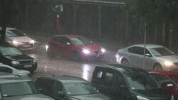 Gwałtowna burza nad Warszawą. Alert RCB dla wschodniej części kraju