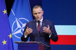 Nawrockiemu nie podoba się "aspekt suwerennościowy" SAFE.