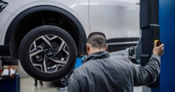 Badanie techniczne samochodu 2025/26. Lista usterek przez, które stracisz dowód rejestracyjny