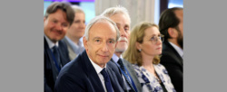 Władysław Teofil Bartoszewski zrzekł się immunitetu