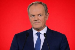 Sąd zajmie się sprawą Donalda Tuska. Wipler pozywa.