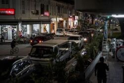 Rząd Singapuru do niezaszczepionych: Zostańcie w domu