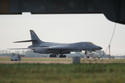 Podejrzani w sprawie RAF Fairford zwolnieni za kaucją; policja potwierdza, że są obywatelami Wielkiej Brytanii