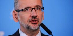Niedzielski: Liczba zakażeń będzie rosła, 99 proc. to niezaszczepieni