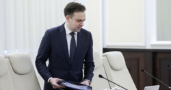 Rząd przyjął wieloletnie założenia makroekonomiczne. W 2026 roku deficyt 6,8% PKB, a dług 65,1% PKB.